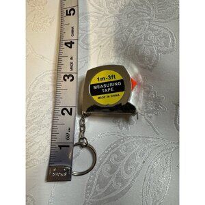 Retractable Ruler Tape Measure Mini Portable Pull Ruler Keychain 1m/3ft NEW